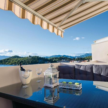 Awesome Apartment In Blace With House Sea View מראה חיצוני תמונה