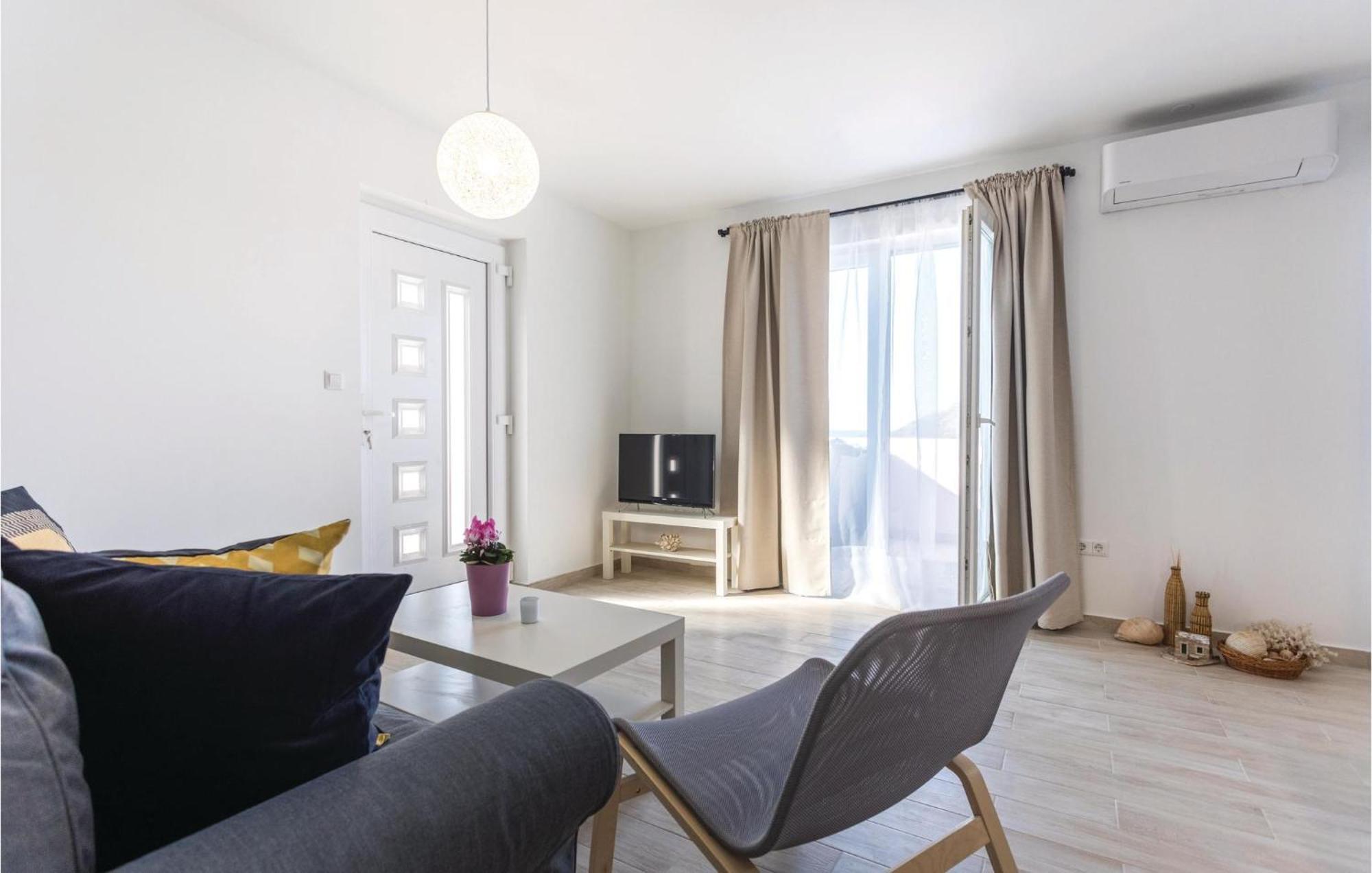 Awesome Apartment In Blace With House Sea View מראה חיצוני תמונה